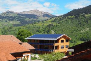 Photovoltaik Anlage 14.3 kWp produziert jährlich ca. 10 MWh Solarstrom