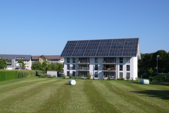 Solarmehrfamilienhaus mit 8 Mietwohnungen im Solarpark Burgdorf